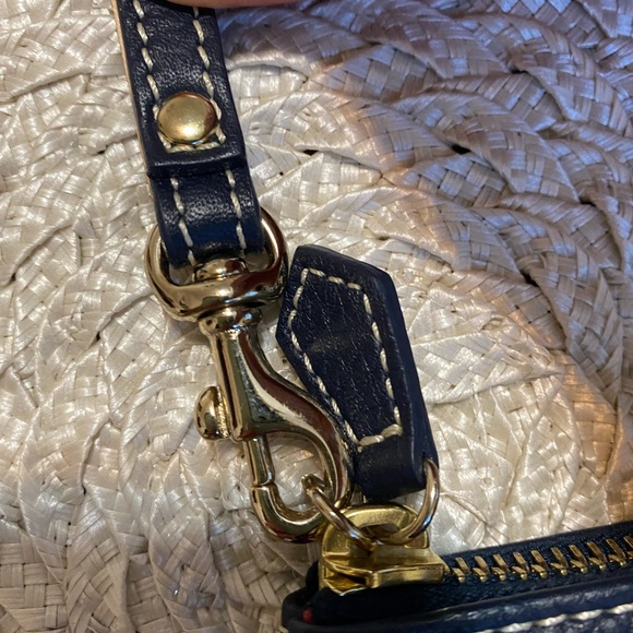 NWOT Dooney & Bourke  wristlet - Picture 10 of 11
